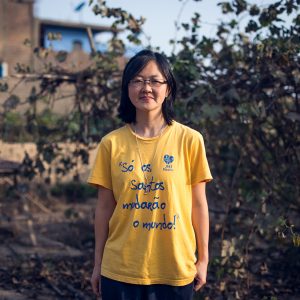 Rosa Yuri Kobayashi Seki, 3rd generation, Lucho and Harumi's daughter. She is part of a Catholic congregation. She confides to me that remembering everything is important for her as her mother and grandmother lost their memory. Huaral, 2017. / Rosa Yuri Kobayashi Seki, 3ème génération, fille de Lucho et Harumi. Elle fait partie d'une congrégation catholique. Elle me confie que se souvenir de tout est important pour elle comme sa grand-mère et sa mère ont perdu la mémoire.