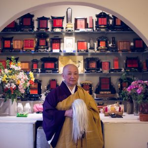 Aurora Jisen Oshiro, 2nd generation, is a buddhist monk. Originally from Buenos Aires in Argentina, she funded Peru's first Soto Zen community. Lima, 2017. / Aurora Jisen Oshiro, 2ème génération, est une moine bouddhiste. Originaire de Buenos Aires en Argentine, elle a fondé la première communauté Soto Zen de Lima. Lima, 2017.
